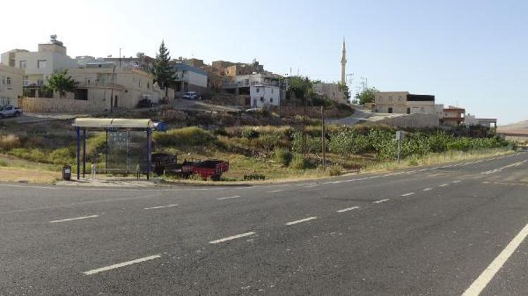 ‘AĞIR BİR TAŞIN ALTINA ELİNİ KOYDU’