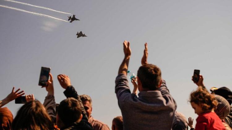 SOLOTÜRK İLE YAKIN KOL UÇUŞU