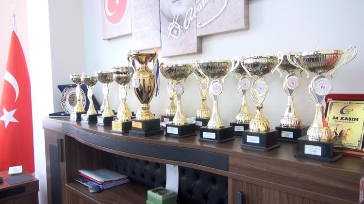 ‘HOCAMIZ YETENEKLERİ KEŞFEDİYOR’