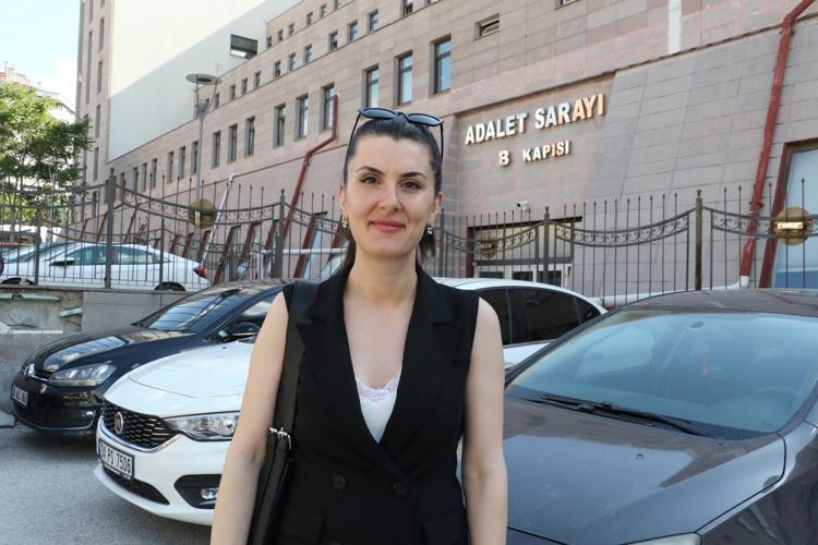 PARMAKLARI İŞLEVSİZ BİR HALDE