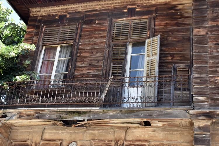 ‘BİRÇOK TAŞINMAZ ESER VAR BURADA’