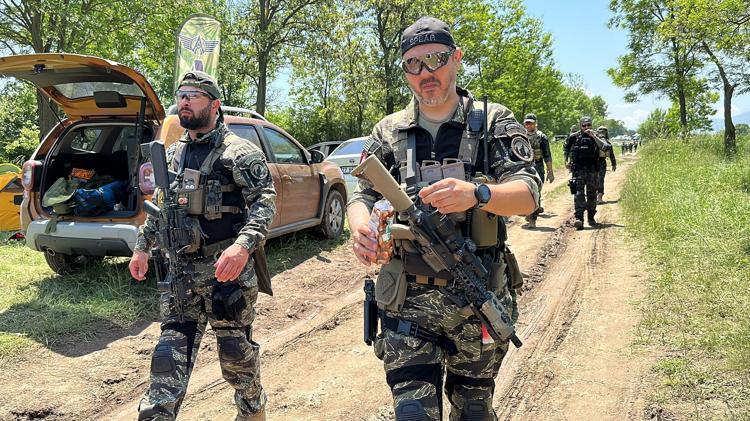 ‘KADINLAR, ERKEKLERLE BAŞA BAŞ MÜCADELE EDİYOR’