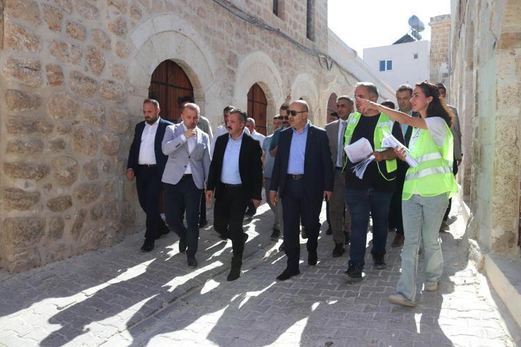 ‘AMACIMIZ HEM ESKİ YAPILARI KORUMAK HEM DE TURİSTLERİ MEMNUN ETMEK’