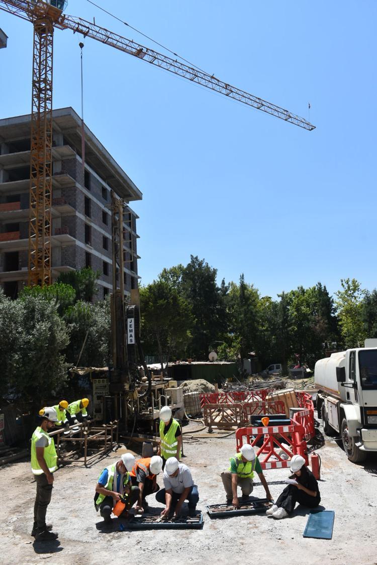 ‘BİZİM YER BİLİMSEL VERİLERİMİZİN ÜSTÜNE, YAPI STOKUNU KOYACAĞIZ’