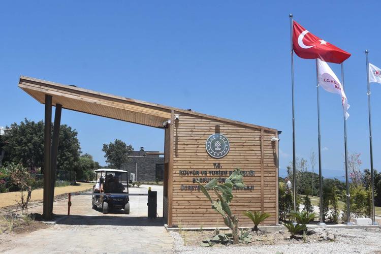 SÜRDÜRÜLEBİLİR, MAVİ BAYRAKLI VE ENGELLİ VATANDAŞLAR KULLANABİLİR