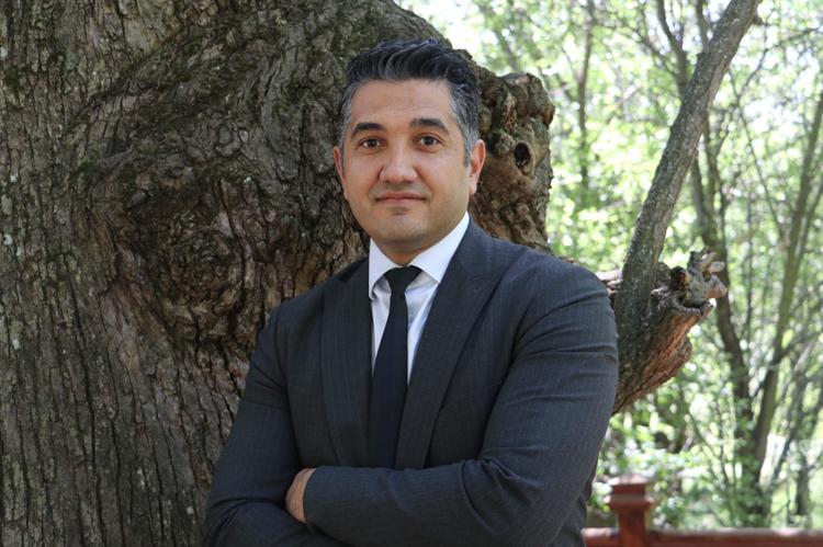 LABORATUVARDA YAŞ TESPİTİ YAPILIYOR