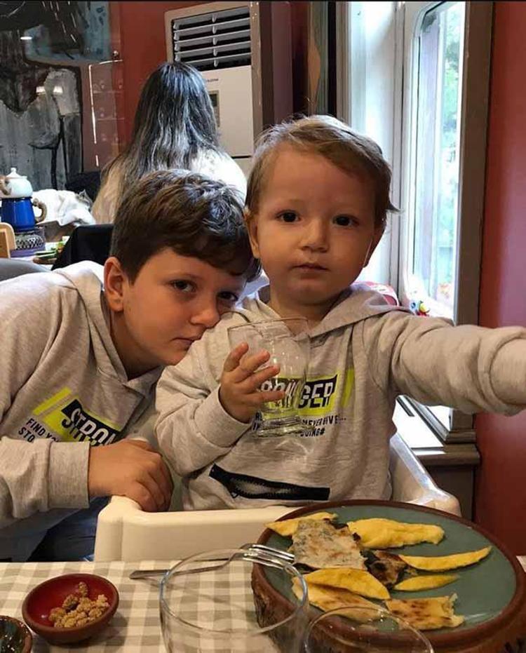 ‘OĞLUM ZOR BİR SAVAŞ VERİYOR’