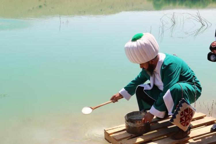 MAYAYI DÜNYAYA BARIŞ, MUTLULUK GETİRMESİ TEMENNİSİYLE ÇALDIK