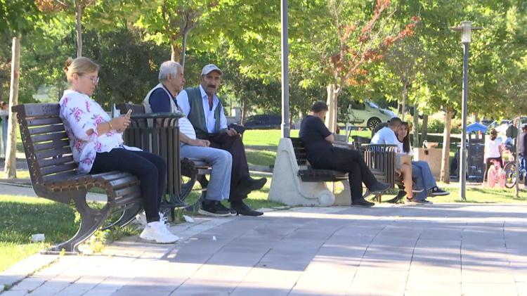 BİNGÖL’DE CADDE VE SOKAKLAR BOŞ KALDI