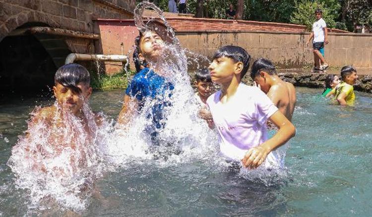 KLİMA FAYDA ETMEYİNCE KAPISI AÇIK GİTTİ