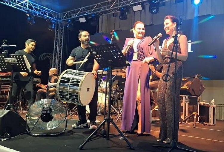 ŞARKILARI ONA ARMAĞAN EDEREK SÖYLEDİM