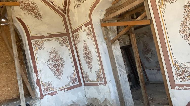 MÜTEVAZI BİR YAPI İNŞA ETTİRMİŞ