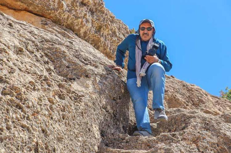 ‘ÜZERİNDE, YÖNETİCİLERİN DİNLENDİĞİ OYMA HAVUZ VAR’