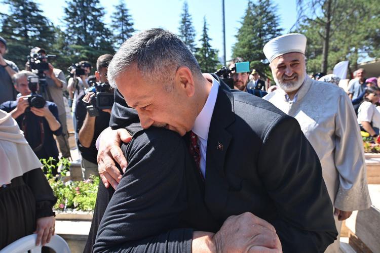 TÜRK MİLLETİ VATANINA KALKAN OLDU