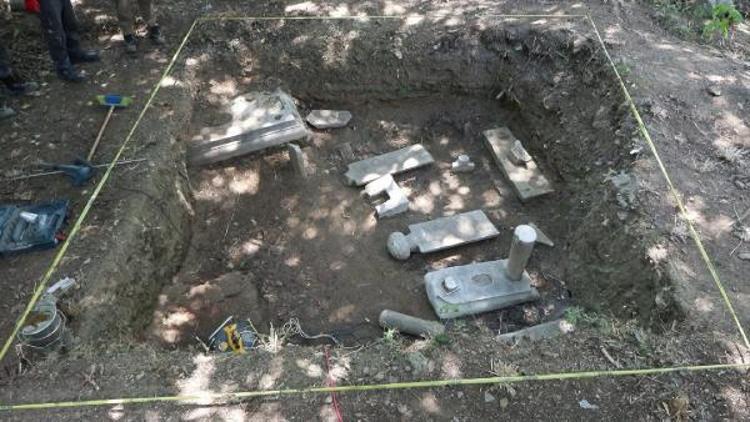 HEM ARKEOLOJİ HEM TARİH ÇALIŞMASI YAPILIYOR