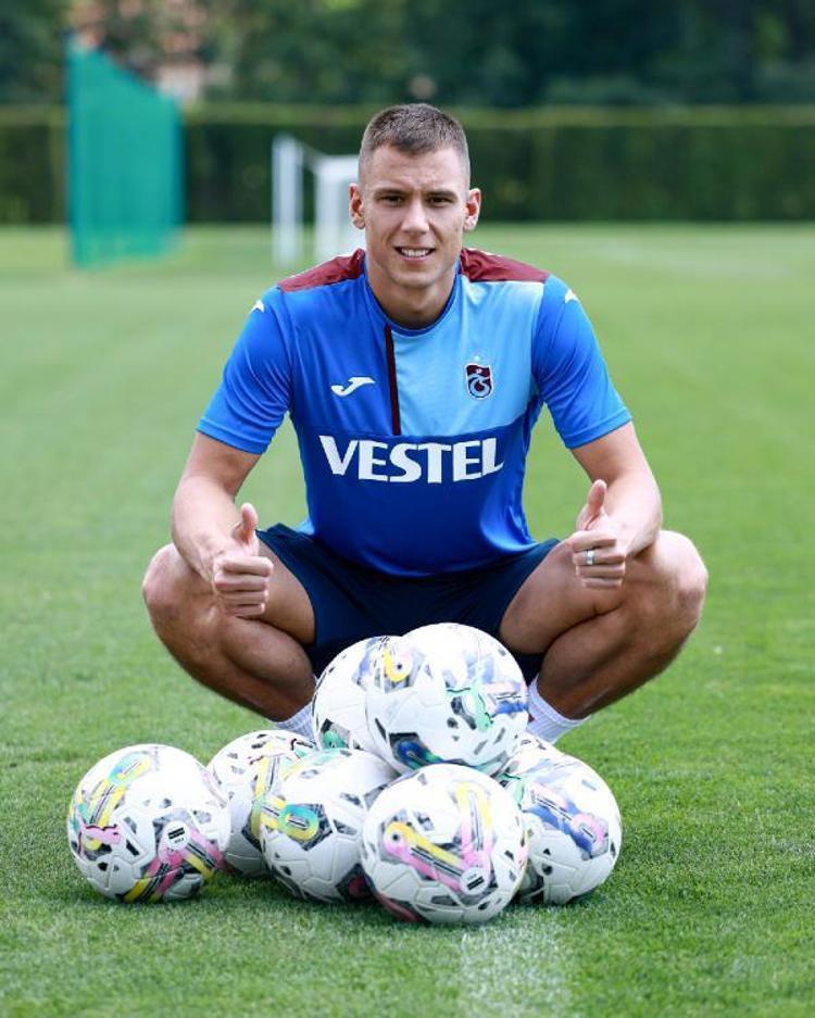 ŞAMPİYONLUK KUTLAMALARINI İZLEDİĞİMDE ÇOK ETKİLENDİM