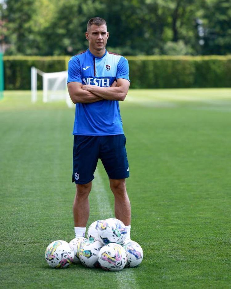 “İKİLİ MÜCADELELERDEN KORKMAYAN BİR OYUNCUYUM”