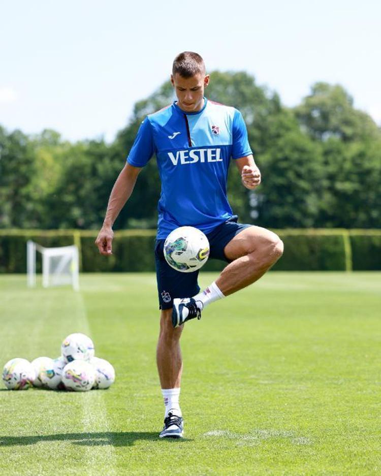 BURAYI TERCİH ETMEMDEKİ ANA SEBEPLERDEN BİR TANESİ DE HOCAMIZ