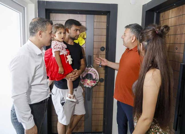 İLK GÜNÜN PLANI GÜZEL BİR YEMEK VE TELEVİZYON İZLEMEK