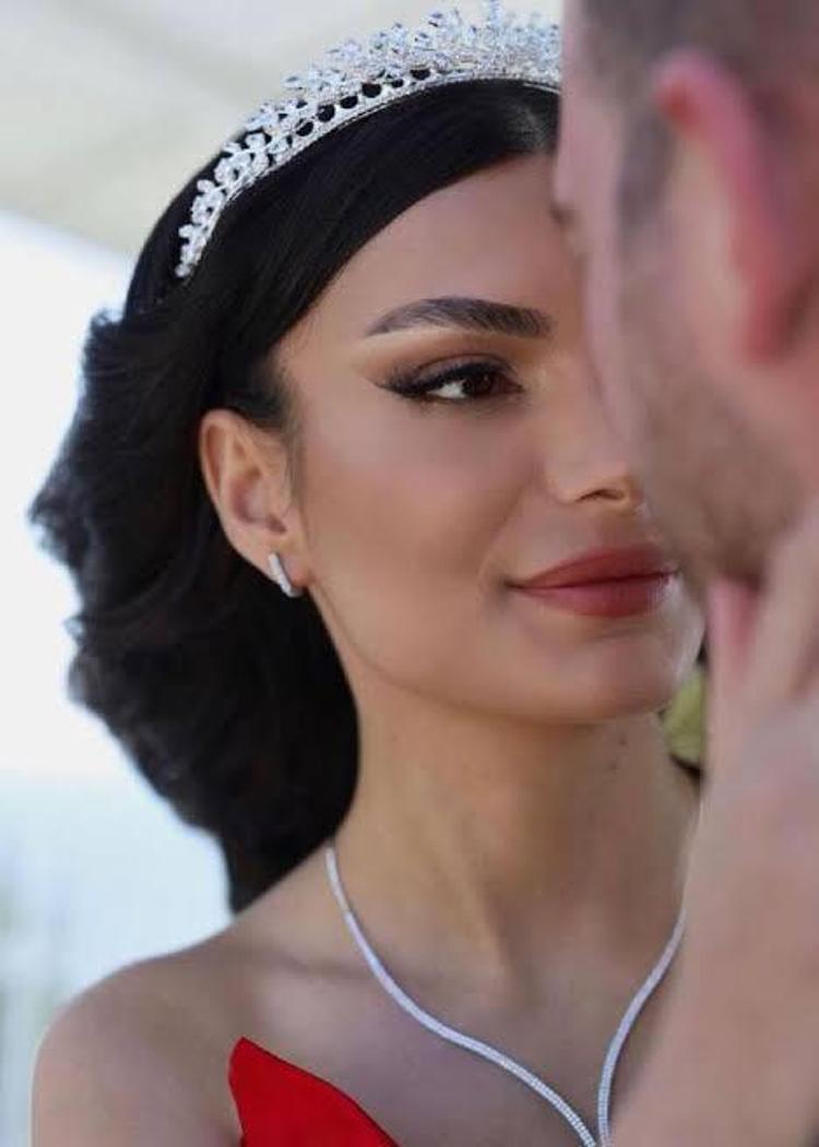 SEVGİLİSİYLE FOTOĞRAF PAYLAŞIP AŞK YAZMIŞLAR