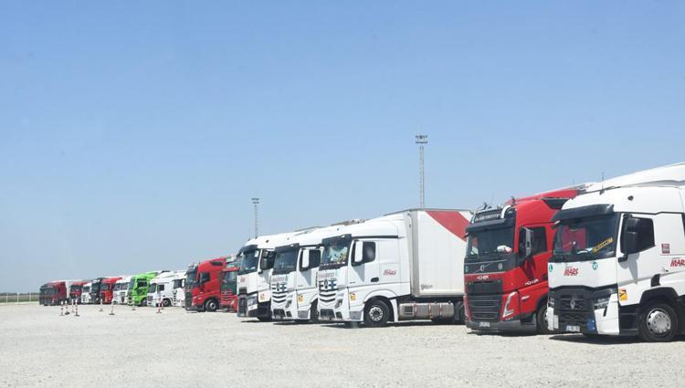 400 KAPASİTELİ TIR PARKI