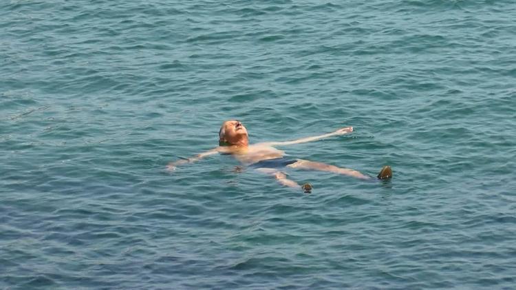 BEN 1 BUÇUK AYDIR BURADAYIM