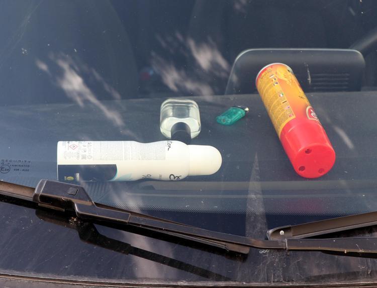 CAMLAR KAPALI VAZİYETTE ÇOCUKLAR VE HAYVANLAR ARAÇLARDA BIRAKILMAMALI