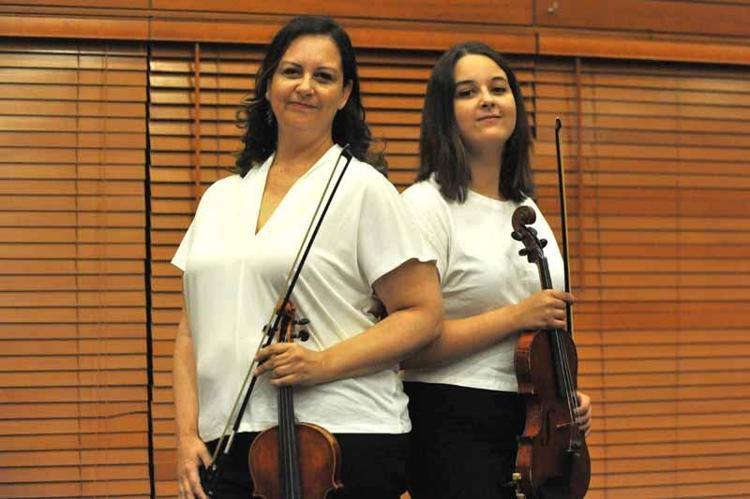 İLK DEFA BENİMLE AYNI SAHNEDE ÇALDI