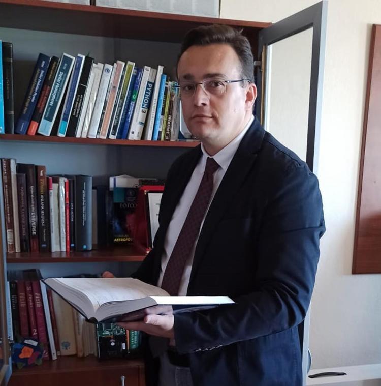 MERAKLILAR YÜKSEK DAĞLARA ÇIKIYOR