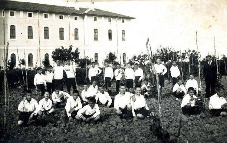 DİRENİŞİNİ SEMBOLÜ