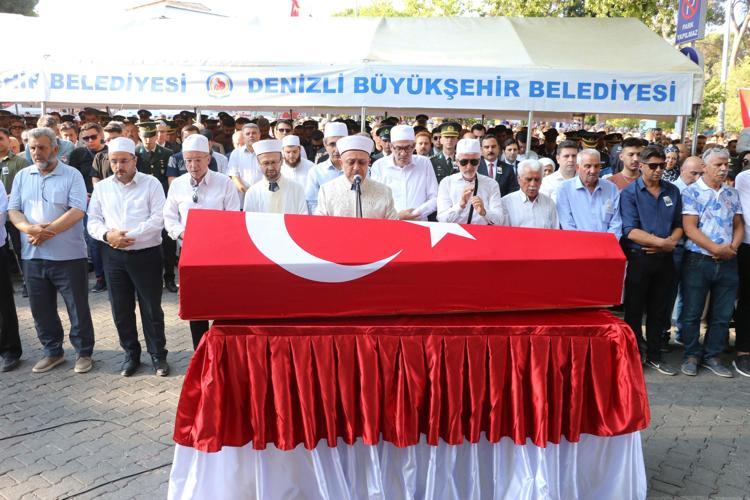 CENAZE TÖRENİNE 5 BİN KİŞİ KATILDI