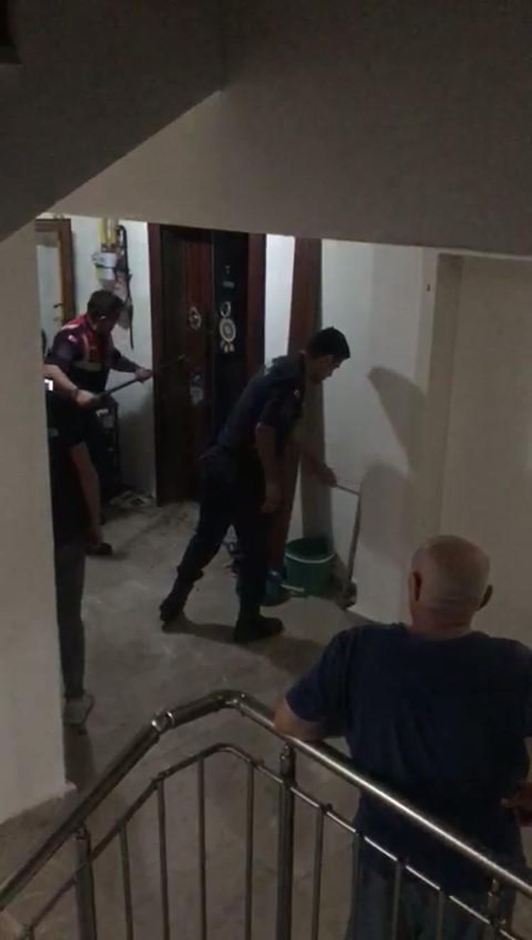 ANNESİNİ ARAYIP EVE ÇAĞIRMIŞ