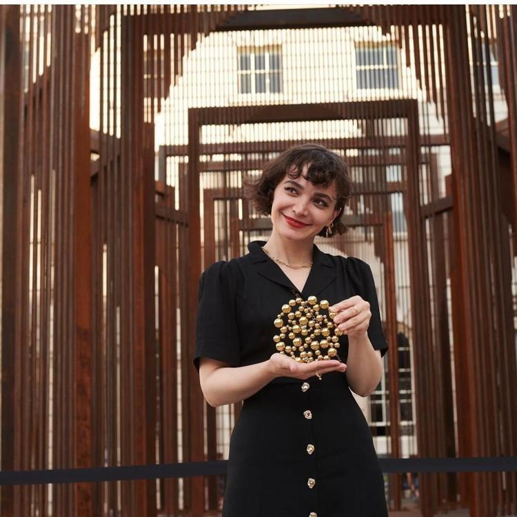 “BİR SANATÇI İÇİN EN ZOR ŞEY YAPTIĞI İŞİ ANLATMAK”