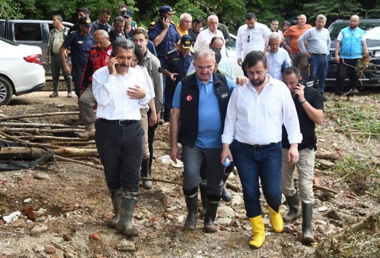 ÖLÜ SAYISI 5E YÜKSELDİ