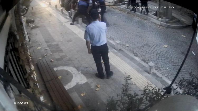 MAKASI GÜVENLİK KAMERASINA SALLADIKTAN SONRA ZİNCİRLERİ KESTİ