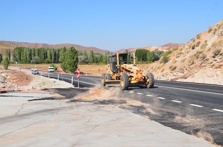 ANNESİ KURTARILDIKTAN SONRA GÖZYAŞI DÖKTÜ