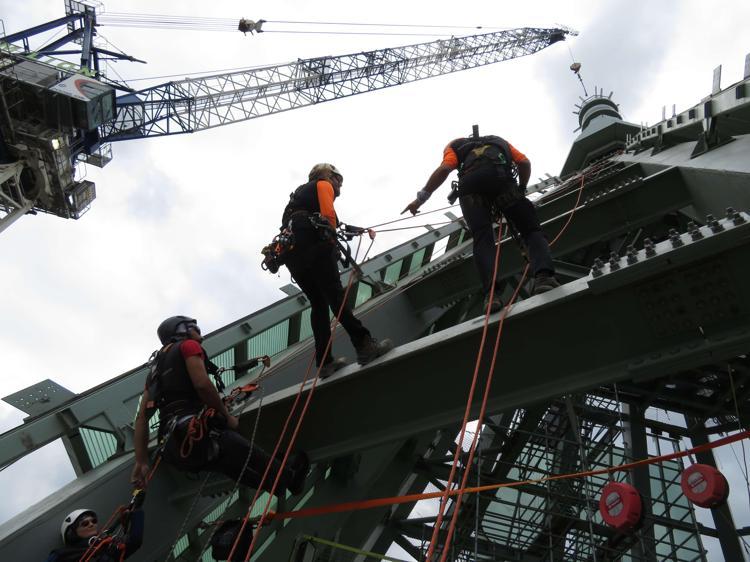 YÜKSEKTE OLMAYI SEVEN KADINLARIN DENEMESİNDEN YANAYIM