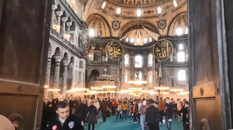 İLK AŞAMADA DIŞ CEPHEDE BETON HARÇ TEMİZLİĞİ