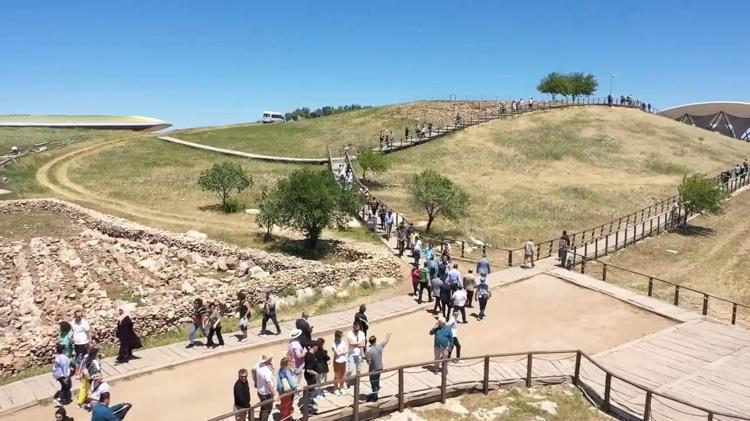 ANA MALZEMENİN SERT OLMAMASI GEREKİYOR