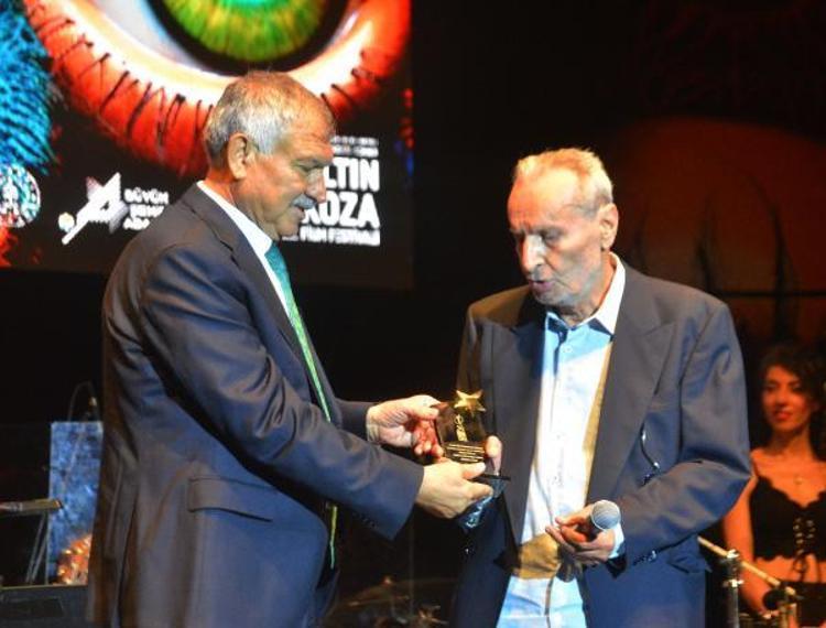 ÖZENER: 40 SENE SUSTUM, BU SES BENİM DEMEDİM