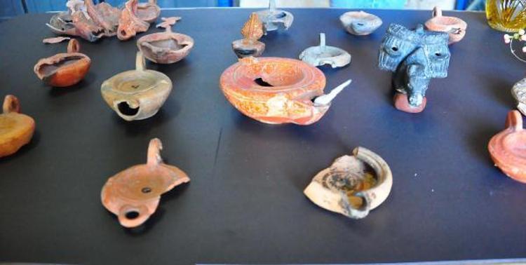 ZEYTİNYAĞINI KANDİLLERDE YAKIT OLARAK VE VÜCUDU YAĞLAMAKTA KULLANIŞLAR