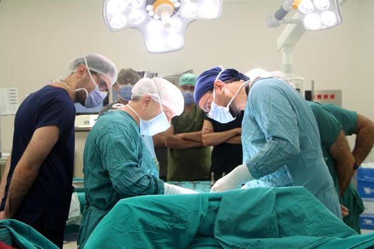 AKDENİZDE KOLON-REKTUM KANSERİ GÖRÜLME YAŞI 30