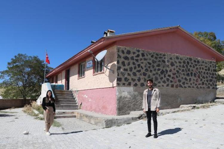 EĞİTİMİN DIŞINDA,OKUL İŞLERİNİ DE YAPIYORUZ