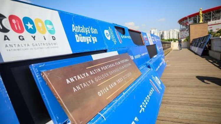 VENÜS HEYKELLERİ KALDIRILDI