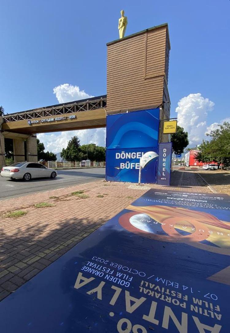 BAKANLIKLAR DESTEĞİNİ ÇEKTİ