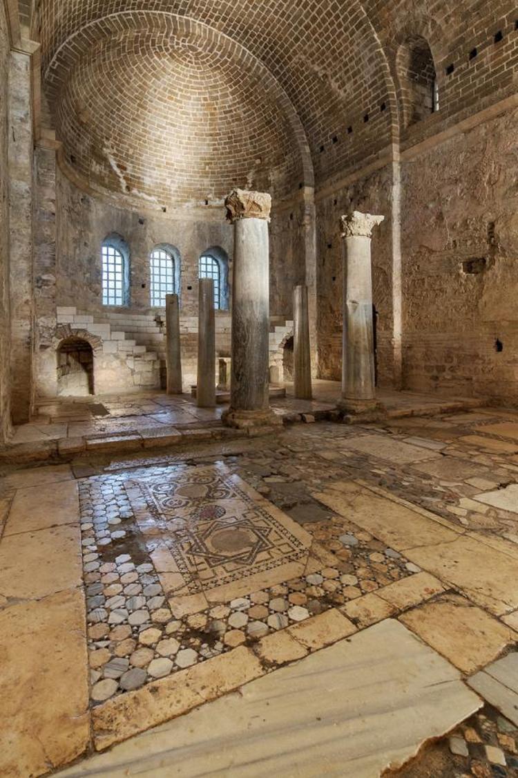 ÜZERİ ÖRTÜLDÜ VE ZİYARETE AÇILDI