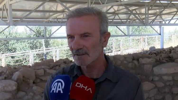 DİKİLİ TAŞLAR GİBİ KORUNDUKLARINI BİLİYORDUK