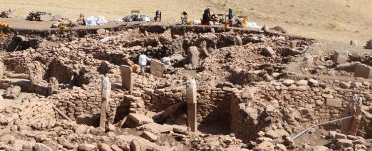 BİLİNÇLİ BİR ŞEKİLDE KIRILDIĞINI TAHMİN EDİYORUZ