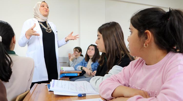 KENDİMİZİ ŞANSLI GÖRÜYORUZ