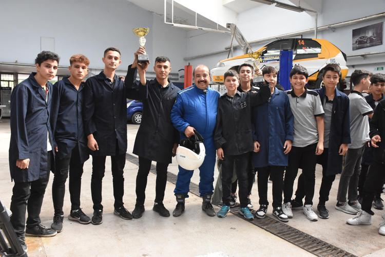 DAHA ÇOK KUPA BEKLİYORUZ